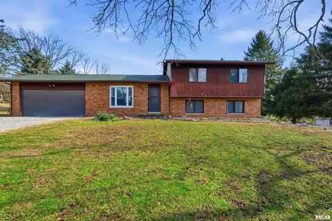 6528 S Navajo Dr, Bartonville, IL 61607