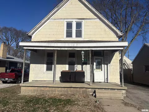 717 Hillyer St, Pekin, IL 61554