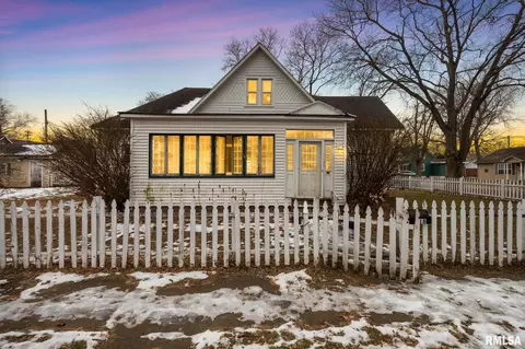 318 Washington St, Pekin, IL 61554