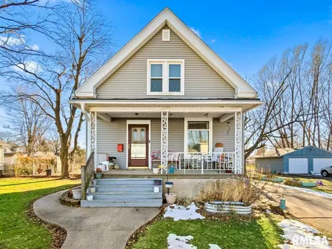 1298 Campbell Ave, Galesburg, IL 61401
