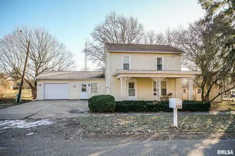 224 S Henderson St, Toulon, IL 61483