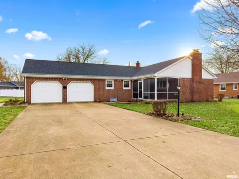 1012 W Beech St, Chillicothe, IL 61523