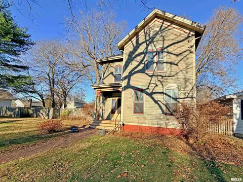 1413 NE Madison Ave, Peoria, IL 61603