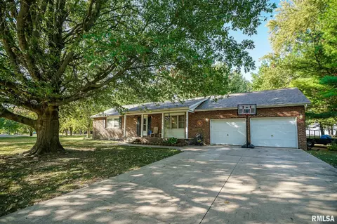 10109 Arrow Rd, Tremont, IL 61568