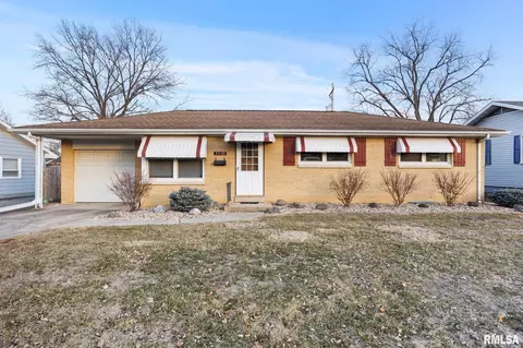 2530 N Victoria Ave, Peoria, IL 61604