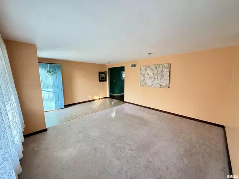 Living - 617 Eureka Ave, Eureka, IL 61530 photo 2 of 2