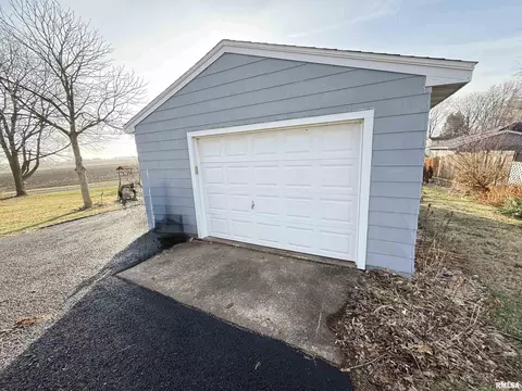 Exterior - 617 Eureka Ave, Eureka, IL 61530 photo 2 of 10