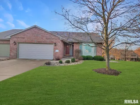 2520 W Kaylie Ct, Peoria, IL 61615