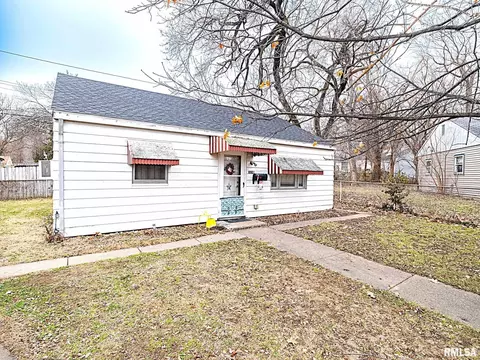 3214 W Proctor Pl, Peoria, IL 61605