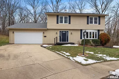 6600 N Toronado Ct, Peoria, IL 61614