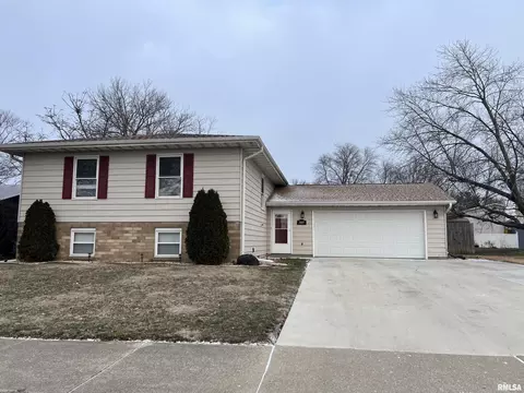 3407 W Reservoir Blvd, Peoria, IL 61615