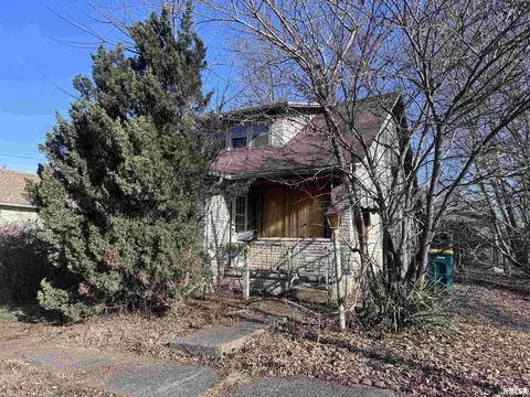 705 N Madison St, Macomb, IL 61455 photo 1