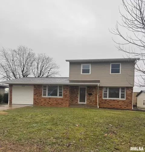308 S Hollybrook Dr, Chillicothe, IL 61523