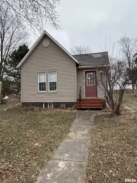 409 S Price St, Industry, IL 61440