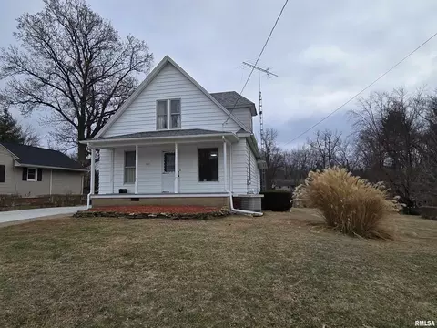 301 E Summit St, Macomb, IL 61455