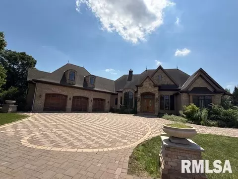 6100 N Eagle Bend Ct, Peoria, IL 61614