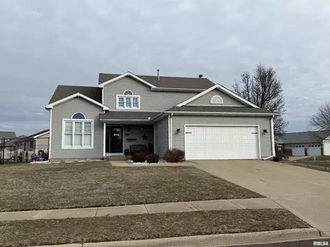 2301 Arlington Cir, Pekin, IL 61554