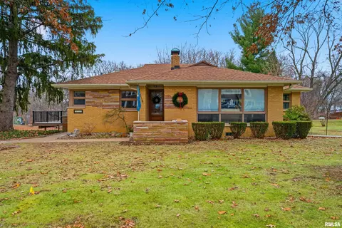 1134 N Wood Rd, Peoria, IL 61604