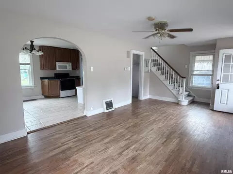 Living - 625 N Lafayette St, Macomb, IL 61455 photo 1 of 3