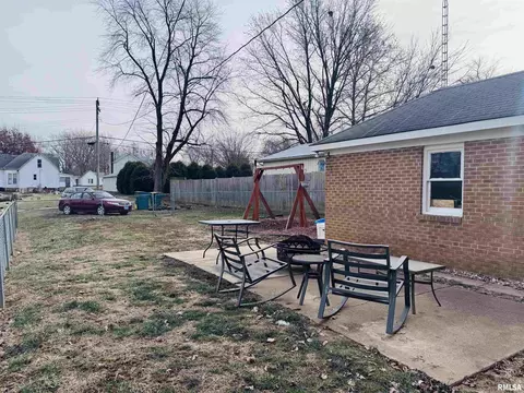 Exterior - 625 N Lafayette St, Macomb, IL 61455 photo 3 of 5