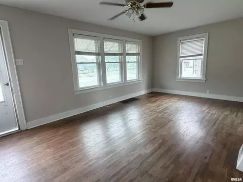 Living - 625 N Lafayette St, Macomb, IL 61455 photo 2 of 3