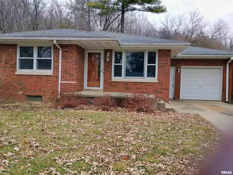 204 Jay St, East Peoria, IL 61611