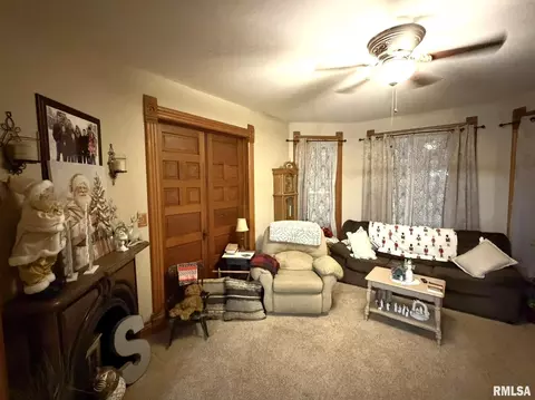 Living - 314 E Broadway St, Astoria, IL 61501 photo 1 of 1