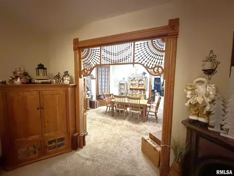 Dining - 314 E Broadway St, Astoria, IL 61501 photo 1 of 4