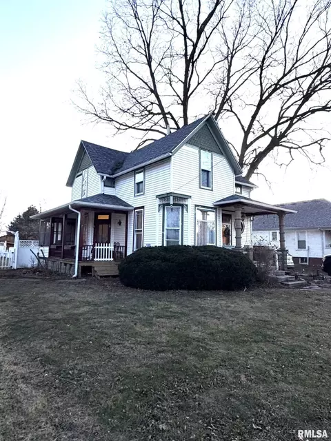 Exterior - 314 E Broadway St, Astoria, IL 61501 photo 2 of 4