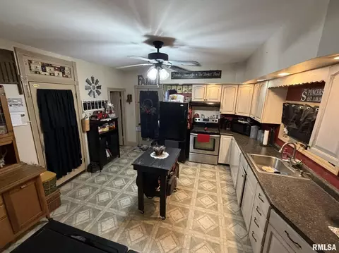 Kitchen - 314 E Broadway St, Astoria, IL 61501 photo 2 of 2