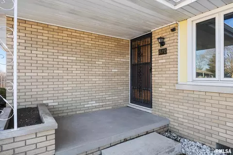 970 E Madison St, Morton, IL 61550 photo 3