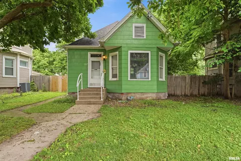 1207 E Frye Ave, Peoria, IL 61603