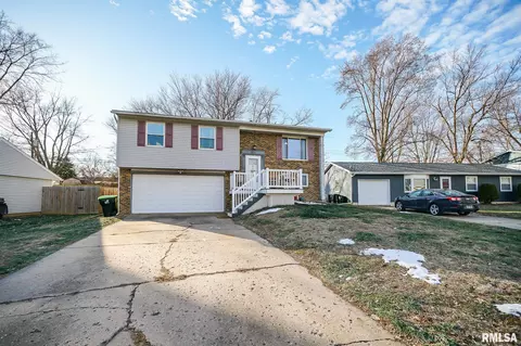 911 Lauder Ave, Bartonville, IL 61607