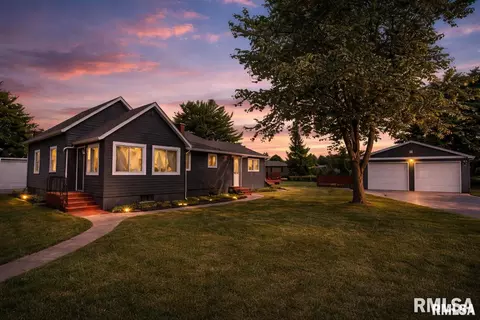 130 E Maple St, Roseville, IL 61473