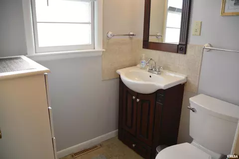 Bath - 703 E Franklin St, Macomb, IL 61455 photo 3 of 3