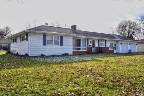 703 E Franklin St, Macomb, IL 61455
