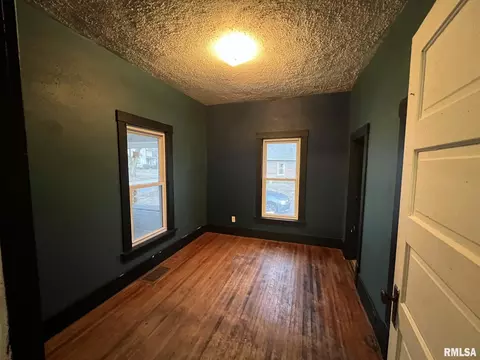515 E Pierce St, Macomb, IL 61455 photo 10