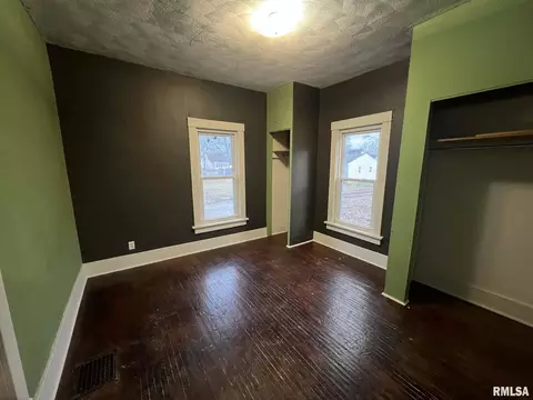 515 E Pierce St, Macomb, IL 61455 photo 7