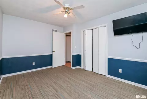 Bedroom - 705 N Crestview Dr, Metamora, IL 61548 photo 7 of 9