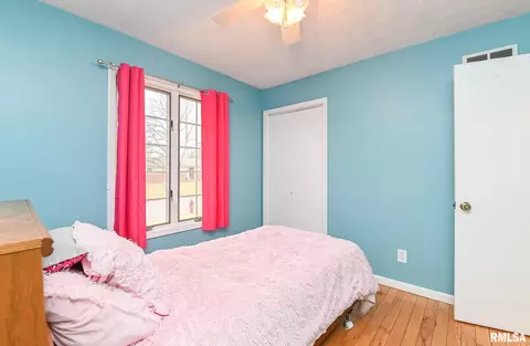 Bedroom - 705 N Crestview Dr, Metamora, IL 61548 photo 2 of 9