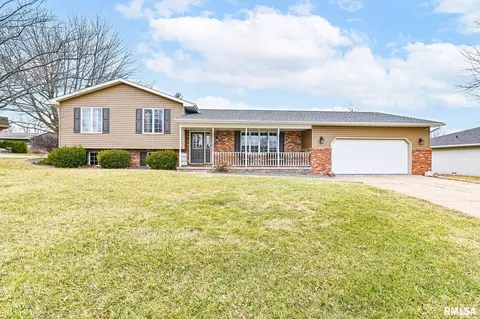 Exterior - 705 N Crestview Dr, Metamora, IL 61548 photo 5 of 5