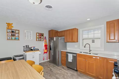 18 Ardith Dr, Normal, IL 61761 photo 8