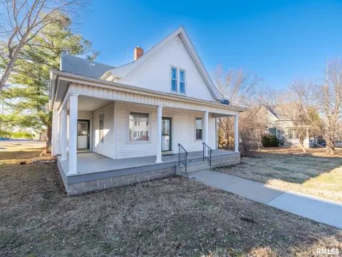 Exterior - 407 N 3rd St, Dunlap, IL 61525 photo 2 of 9