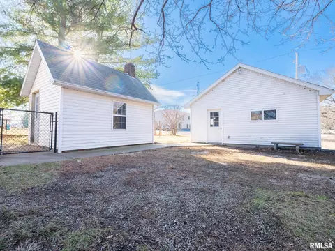 Exterior - 407 N 3rd St, Dunlap, IL 61525 photo 5 of 9