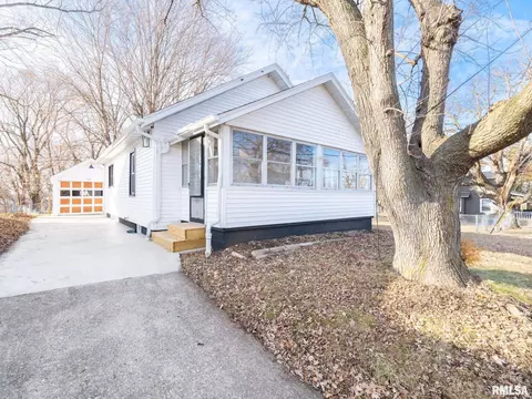 252 Keil Ave, East Peoria, IL 61611