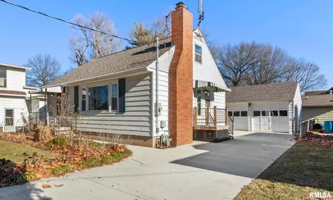 730 N Swords Ave, West Peoria, IL 61604