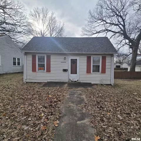 1118 E Melbourne Ave, Peoria, IL 61603