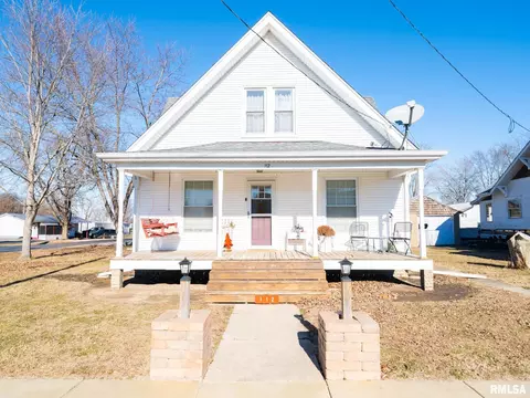 112 W Essex St, Glasford, IL 61533