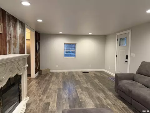 707 Forrest St, Benton, IL 62812 photo 16