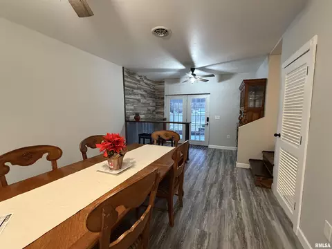 707 Forrest St, Benton, IL 62812 photo 25
